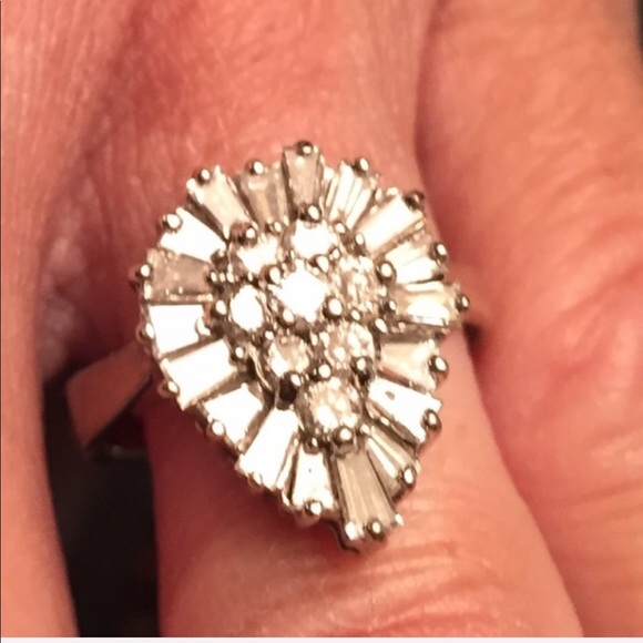 Additional pics Pear/Baguette ring - Picture 5 of 5